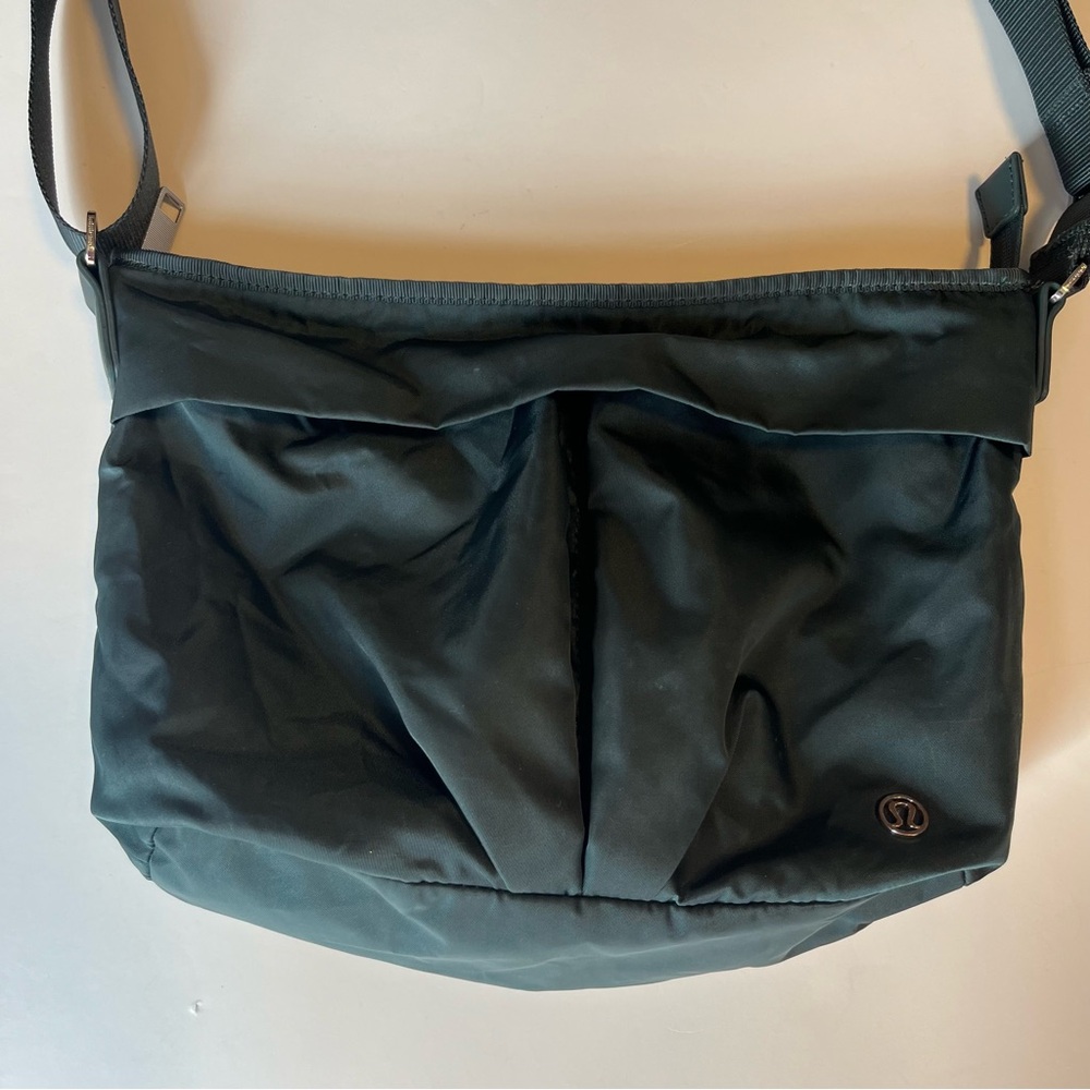 Lululemon Teal City Adventurer Shoulder Bag *7L - Picture 8 of 11